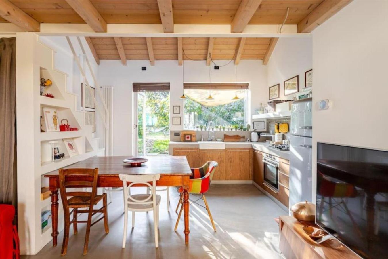 Apartment Tiny House On Water Surrounded By Greenery Milan